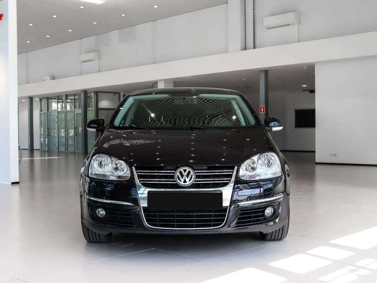 Купить Volkswagen Jetta с пробегом. Фото: #1