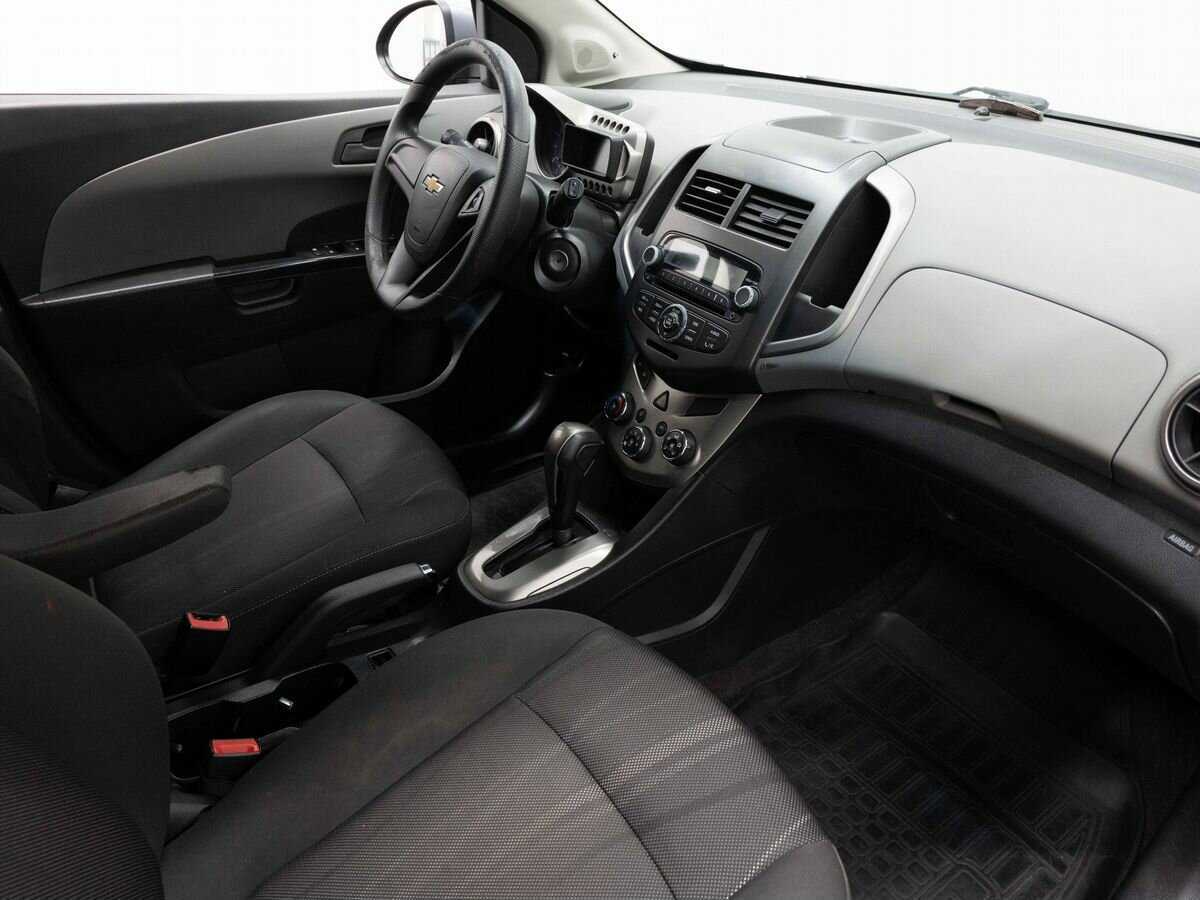 Купить Chevrolet Aveo с пробегом. Фото: #11