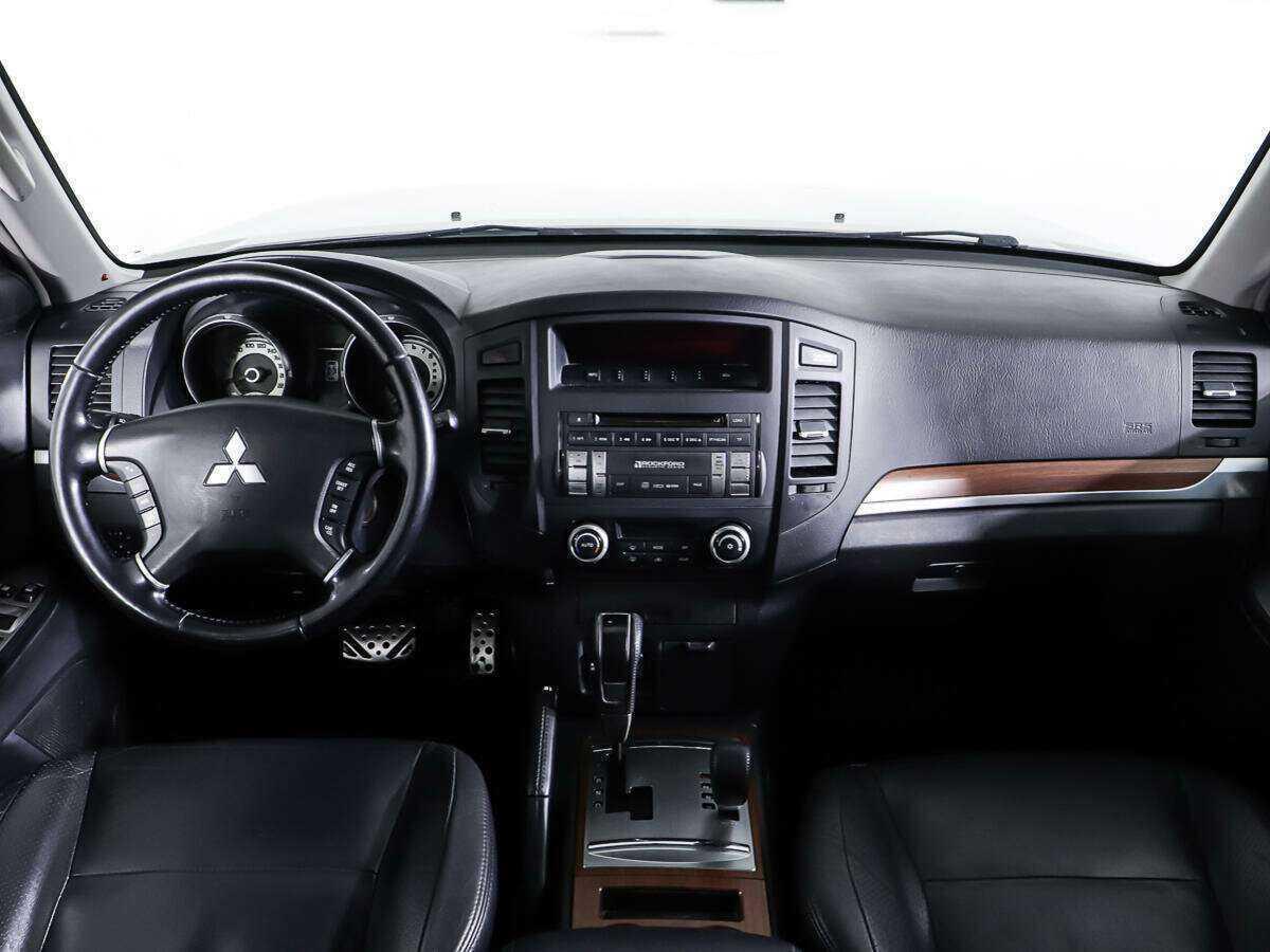 Купить Mitsubishi Pajero с пробегом. Фото: #9