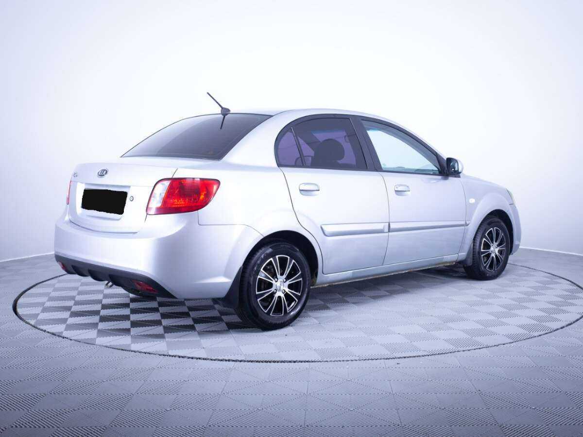 Купить Kia Rio с пробегом. Фото: #4