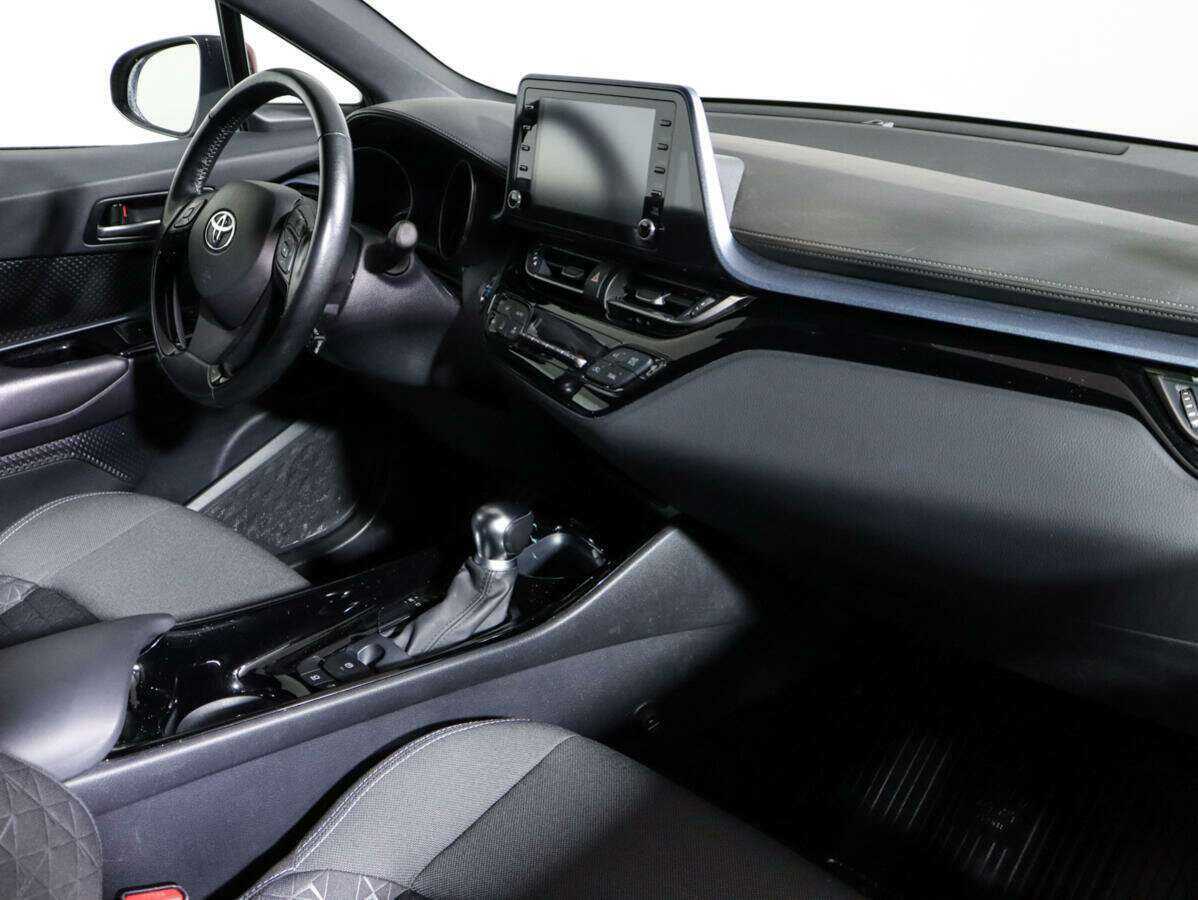 Купить Toyota C-HR с пробегом. Фото: #6
