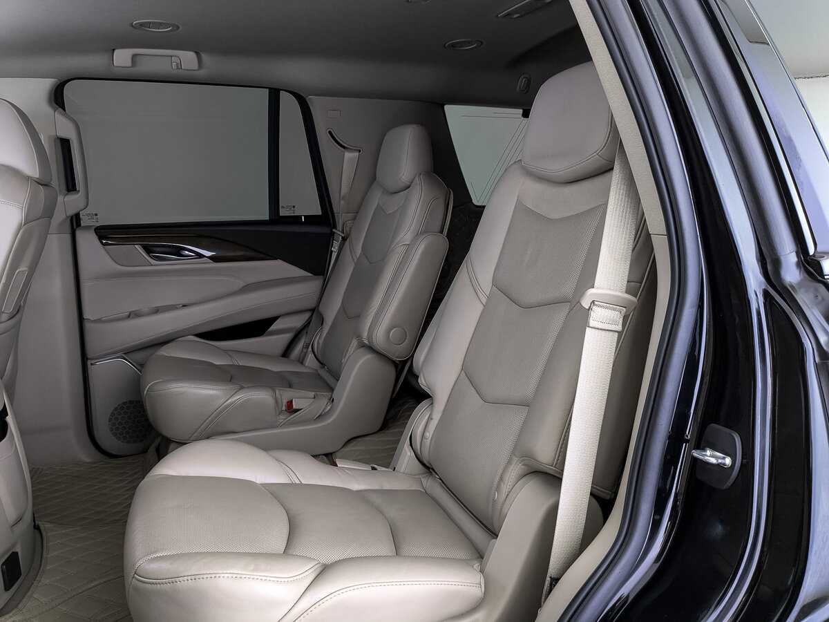 Купить Cadillac Escalade с пробегом. Фото: #17