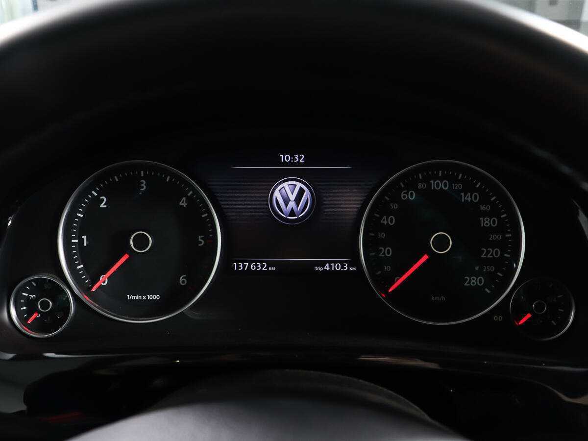 Купить Volkswagen Touareg с пробегом. Фото: #15