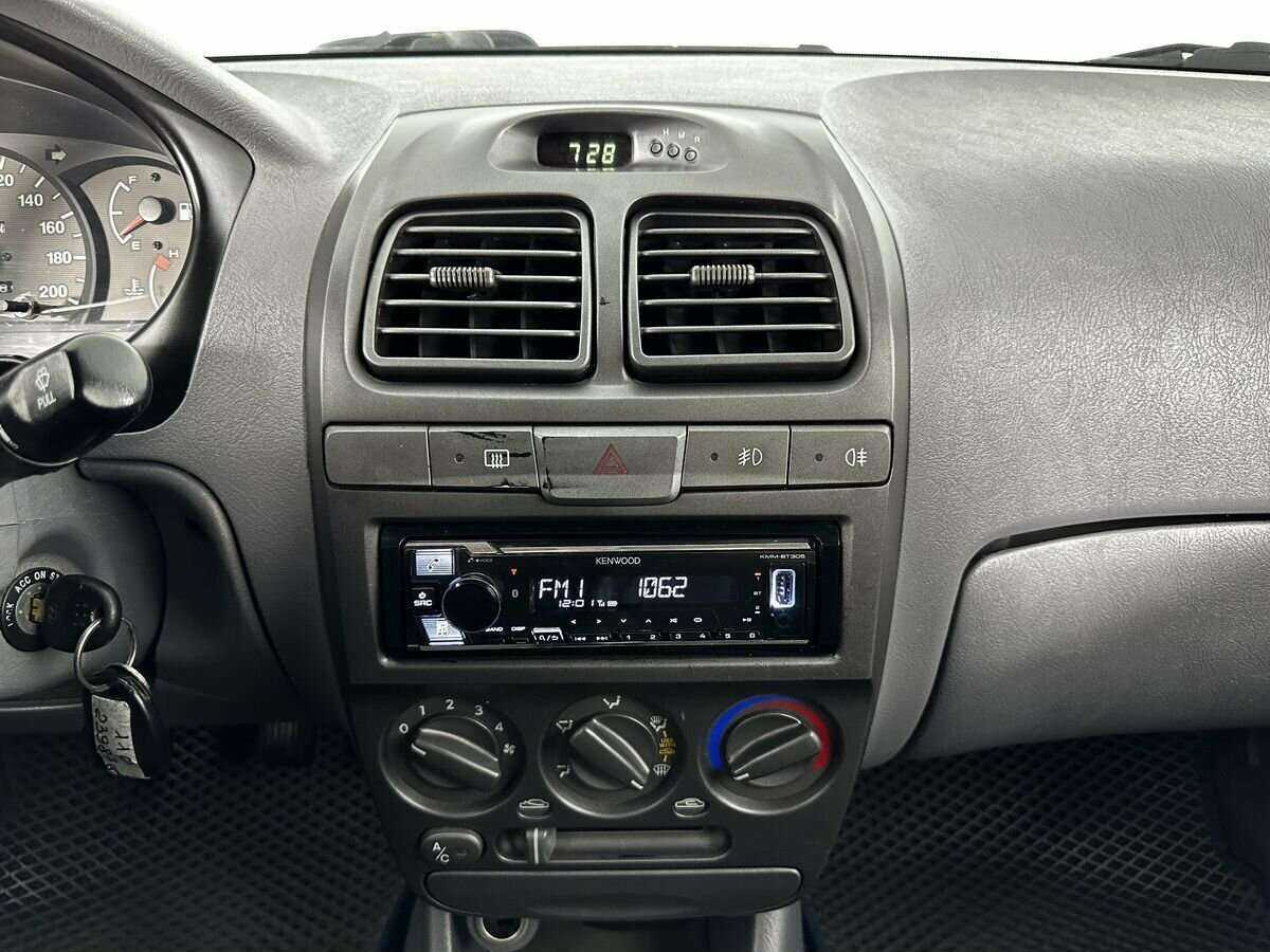 Купить Hyundai Accent с пробегом. Фото: #10