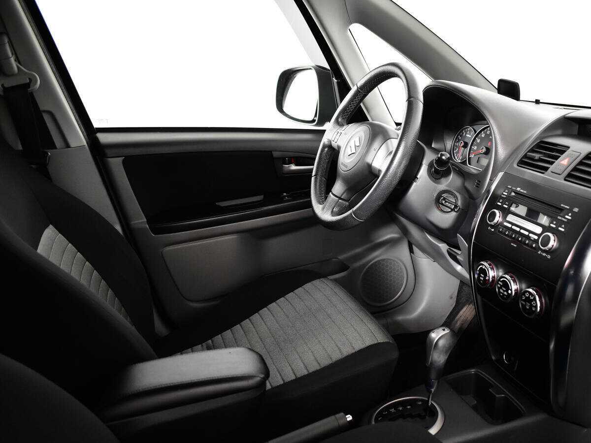 Купить Suzuki SX4 с пробегом. Фото: #8