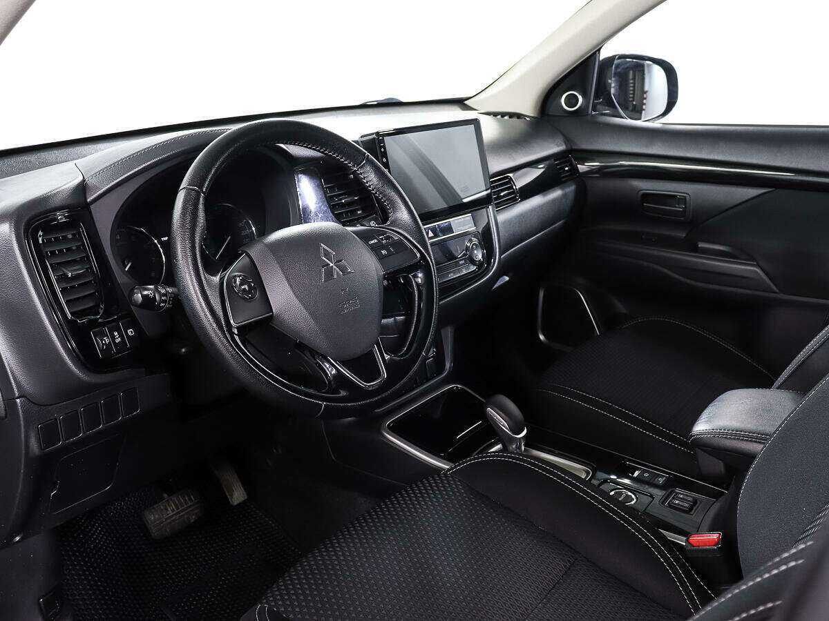 Купить Mitsubishi Outlander с пробегом. Фото: #12