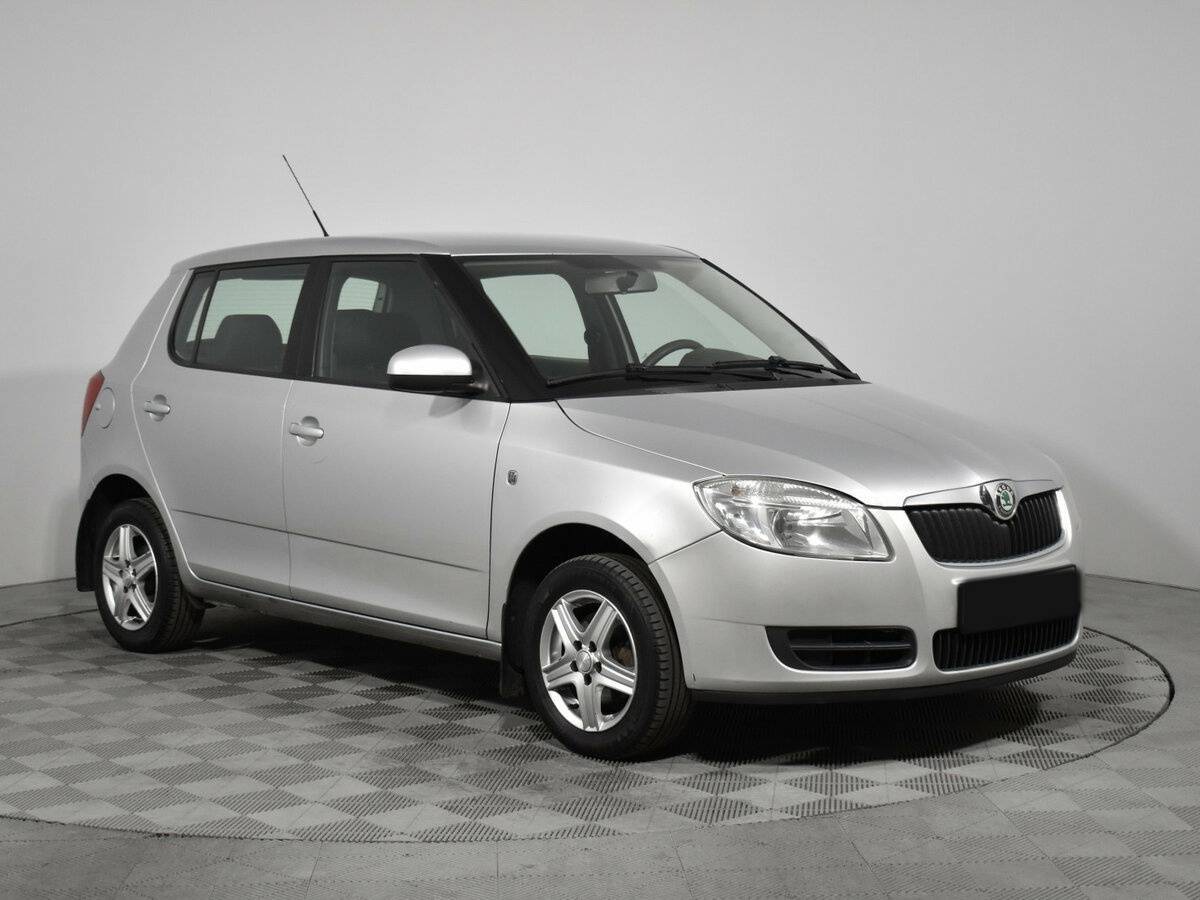 Купить Skoda Fabia с пробегом. Фото: #2