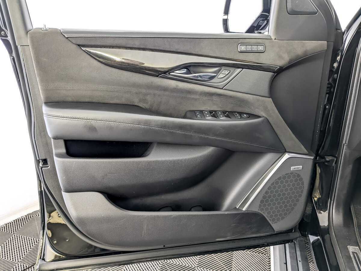Купить Cadillac Escalade с пробегом. Фото: #14