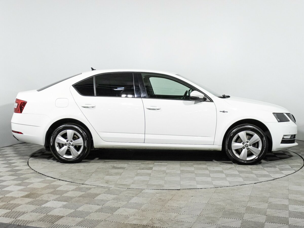Купить Skoda Octavia с пробегом. Фото: #3