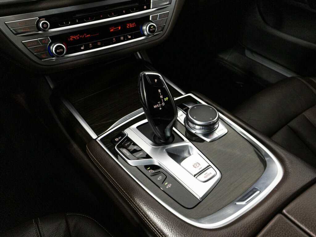Купить BMW 7 серии с пробегом. Фото: #21