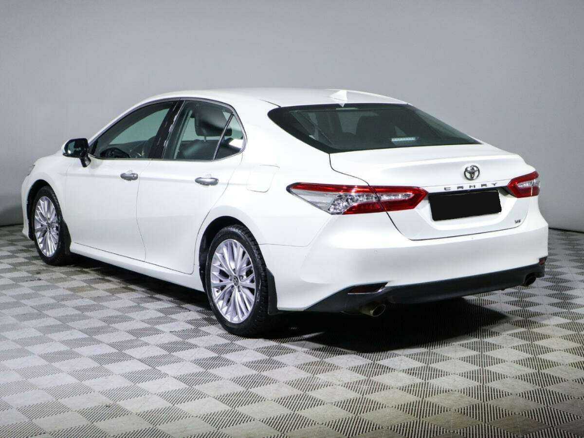 Купить Toyota Camry с пробегом. Фото: #4