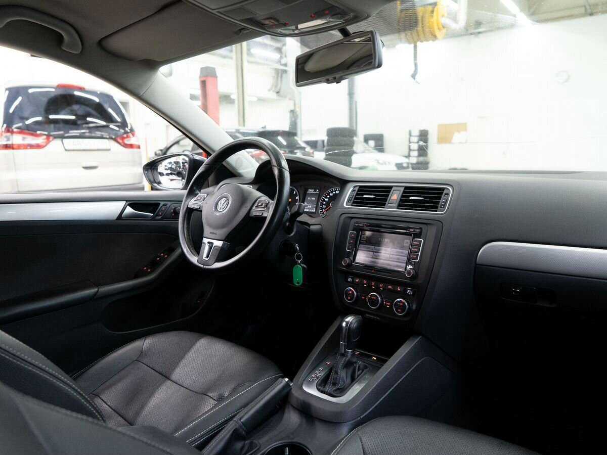 Купить Volkswagen Jetta с пробегом. Фото: #17