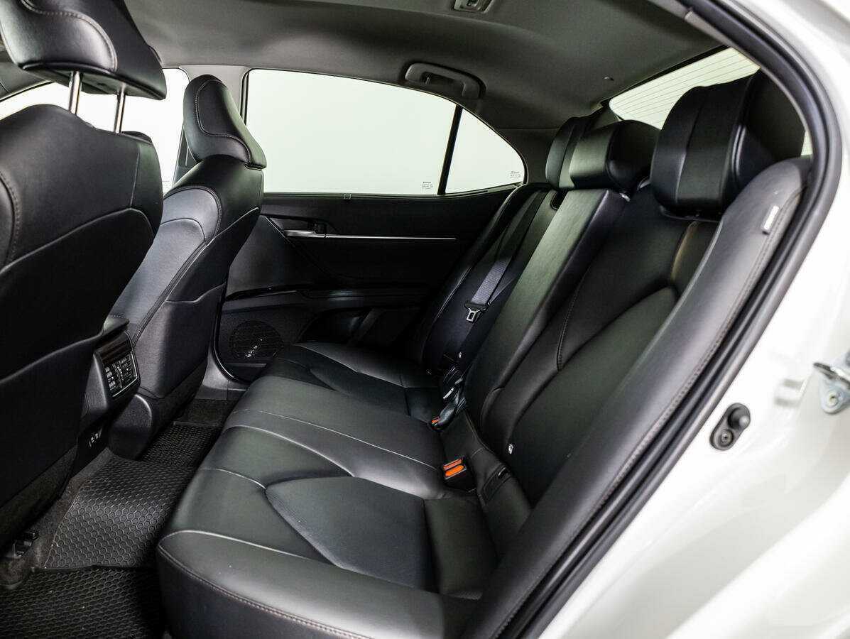 Купить Toyota Camry с пробегом. Фото: #9