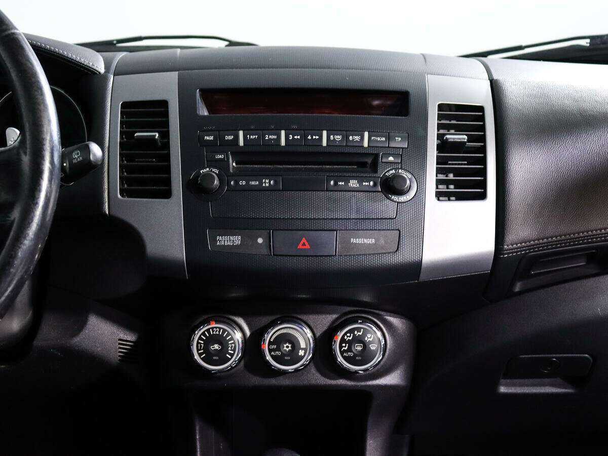Купить Mitsubishi Outlander с пробегом. Фото: #10