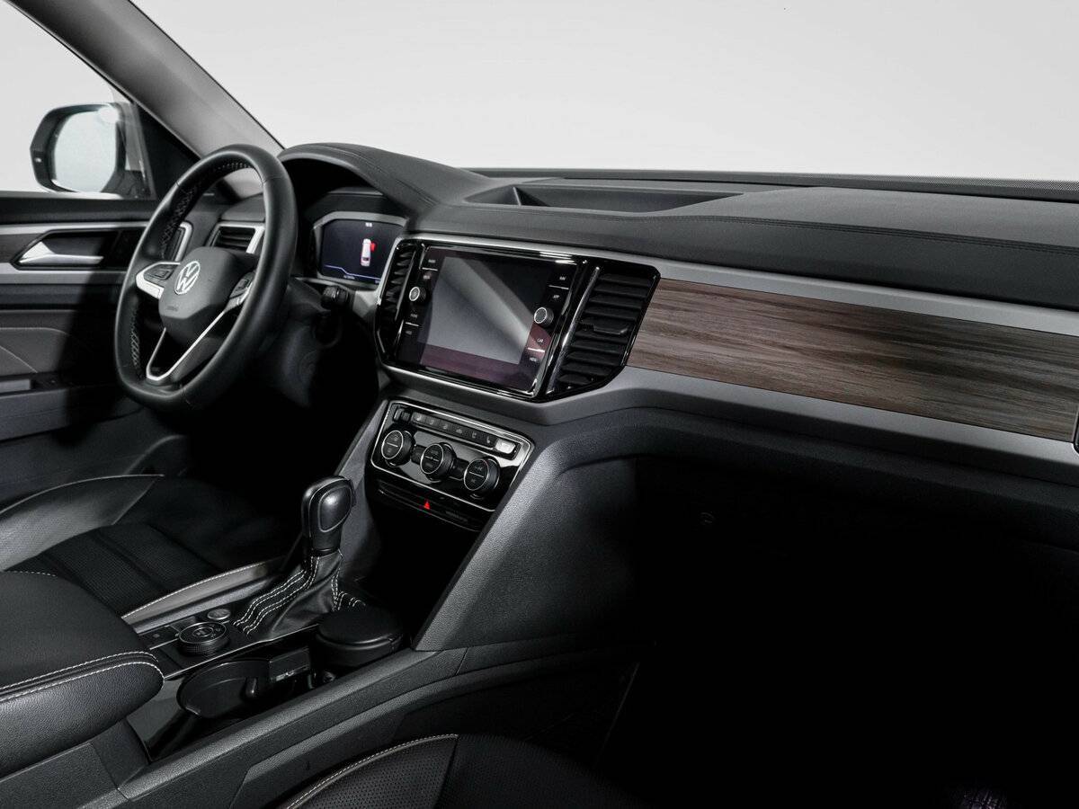 Купить Volkswagen Teramont с пробегом. Фото: #8