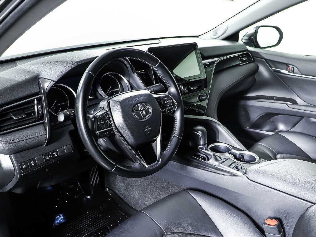 Купить Toyota Camry с пробегом. Фото: #11