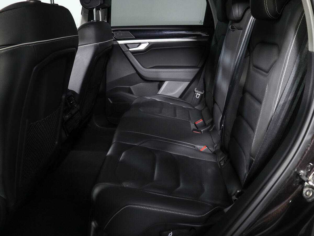 Купить Volkswagen Touareg с пробегом. Фото: #7