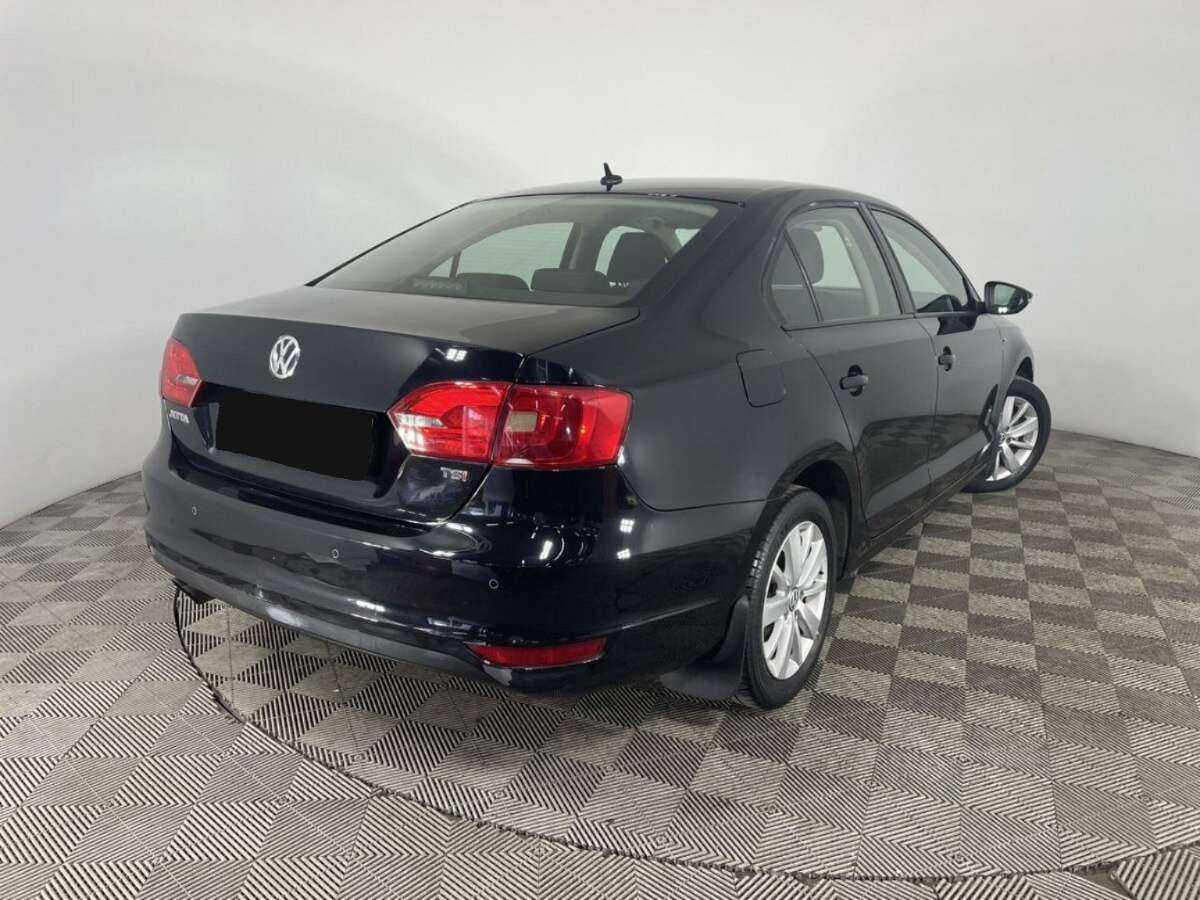 Купить Volkswagen Jetta с пробегом. Фото: #5