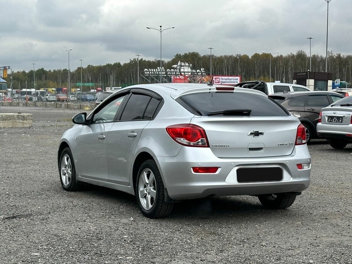 Купить Chevrolet Cruze с пробегом. Фото: #3