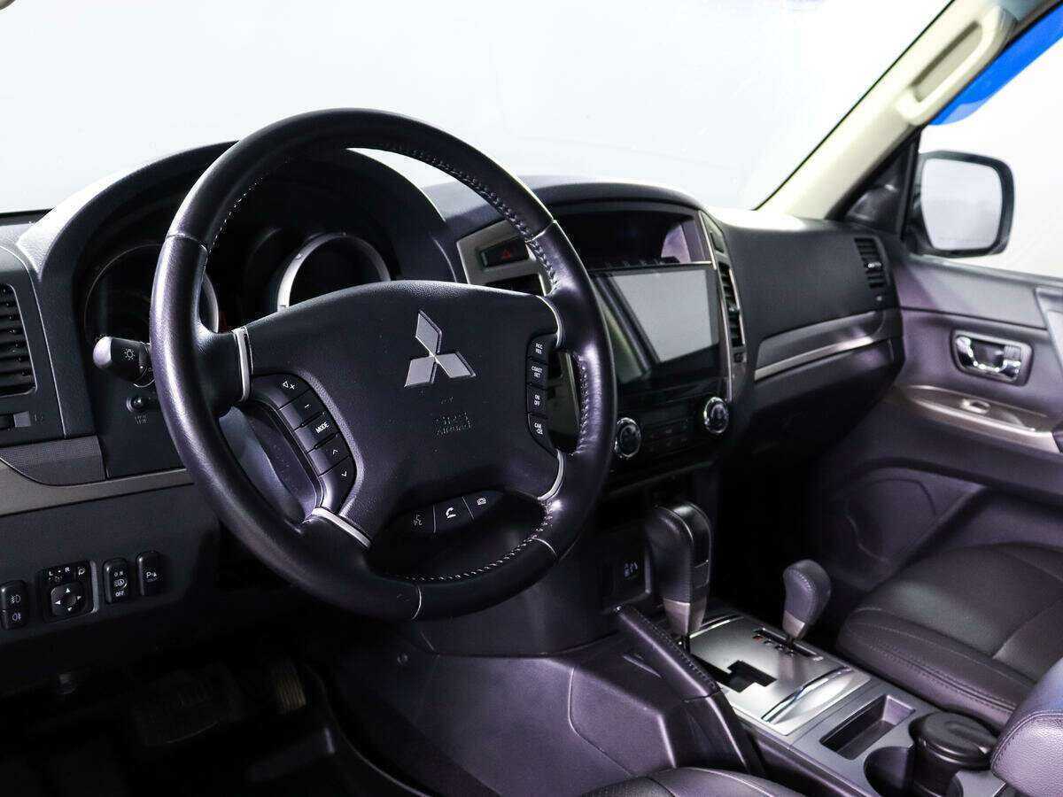 Купить Mitsubishi Pajero с пробегом. Фото: #11
