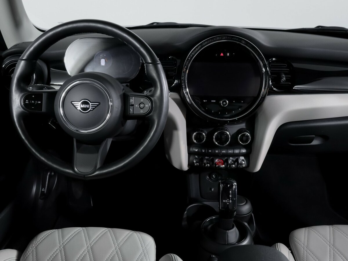 Купить Mini Hatch с пробегом. Фото: #9