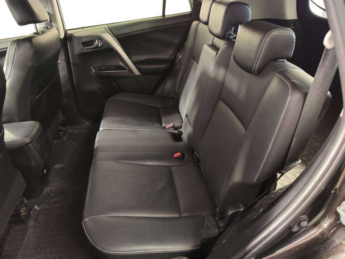 Купить Toyota RAV4 с пробегом. Фото: #6