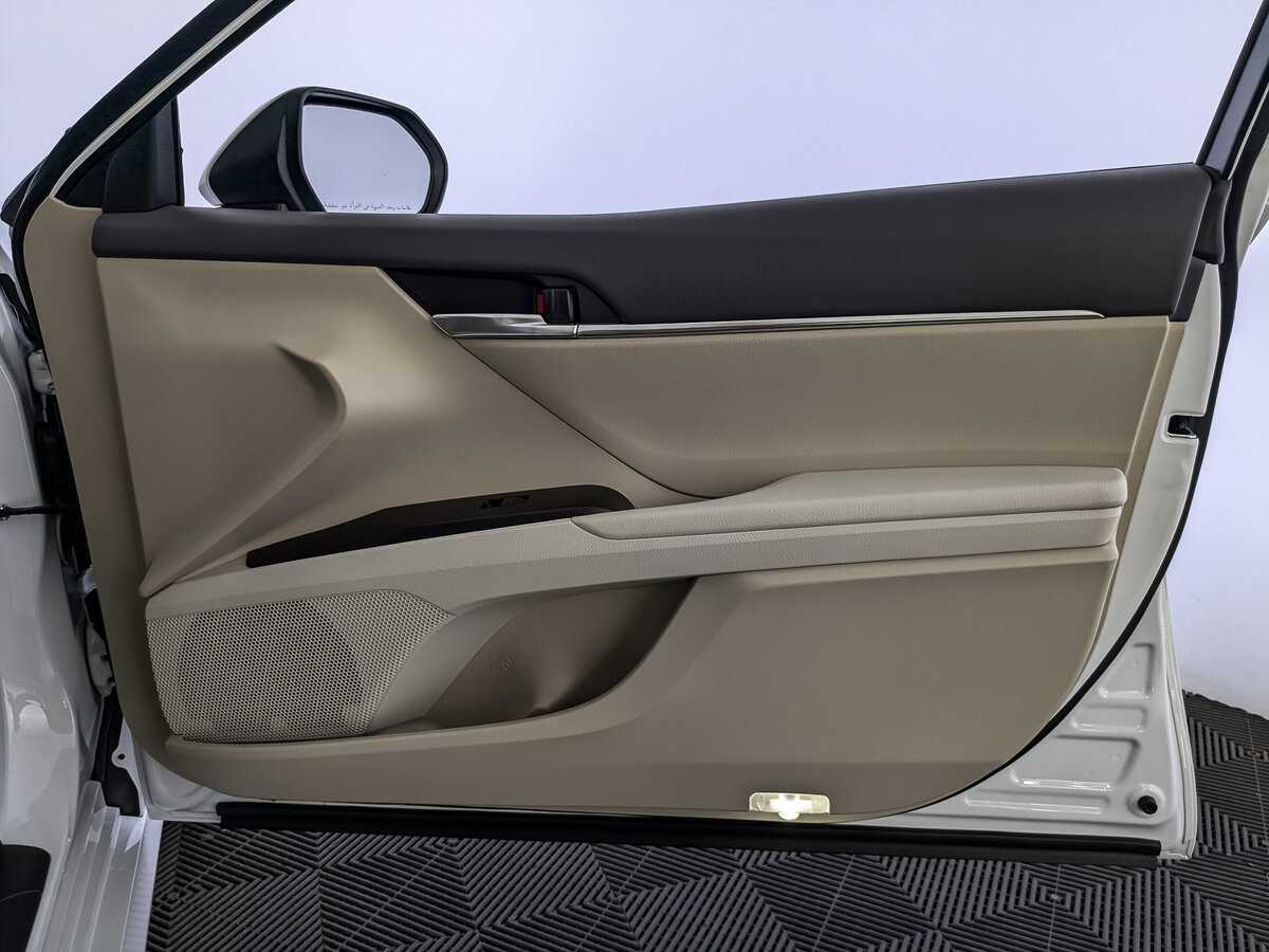 Купить Toyota Camry с пробегом. Фото: #20
