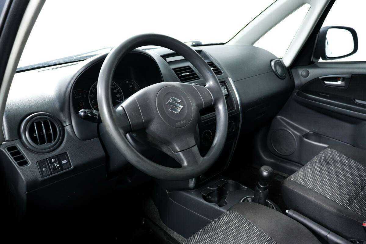 Купить Suzuki SX4 с пробегом. Фото: #12