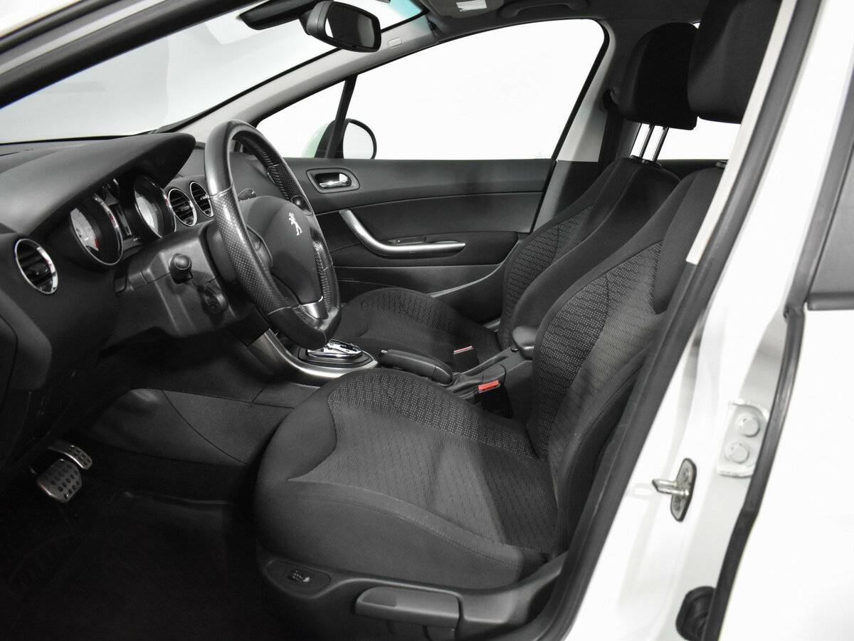 Купить Peugeot 308 с пробегом. Фото: #7