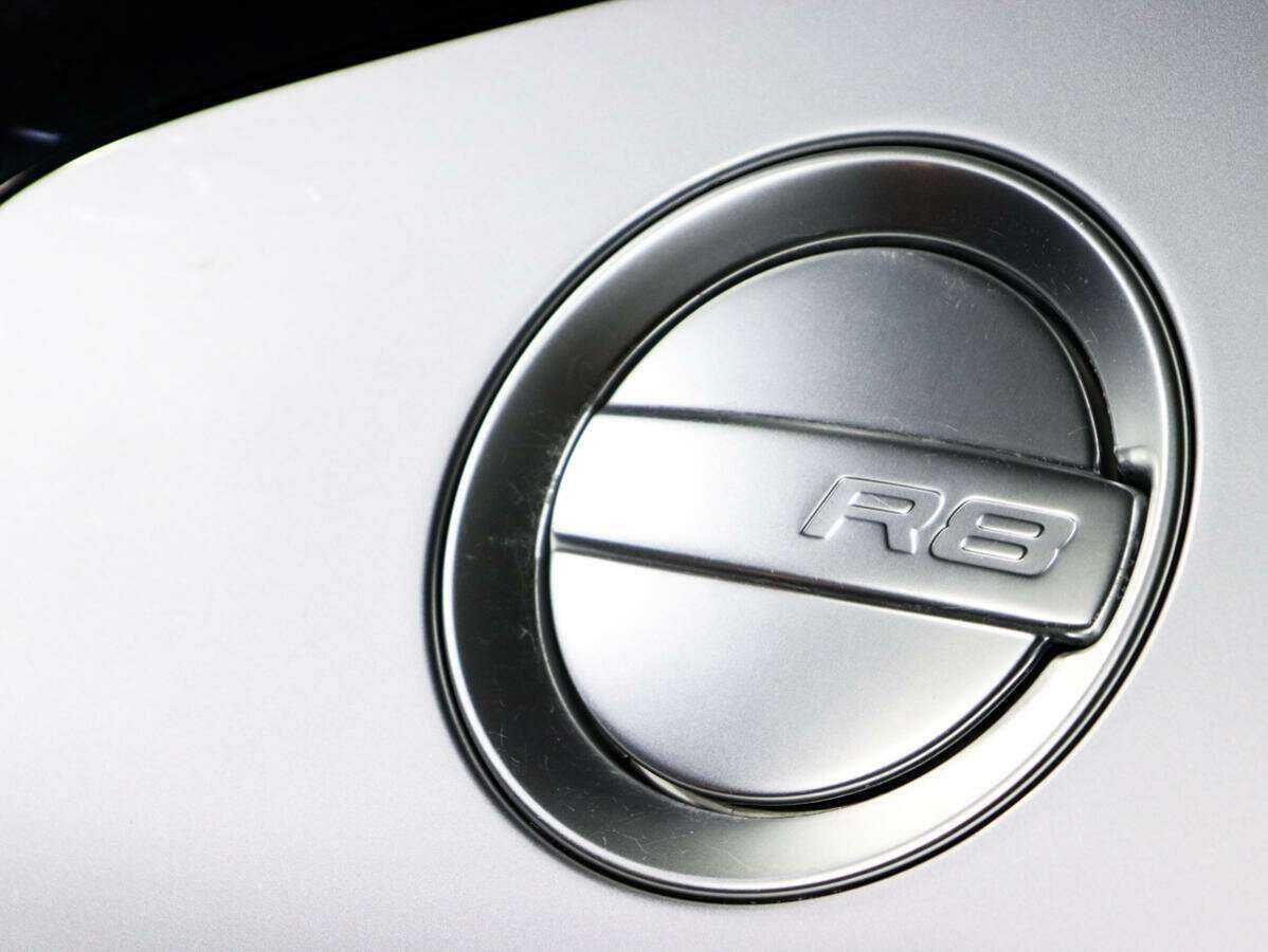 Купить Audi R8 с пробегом. Фото: #29