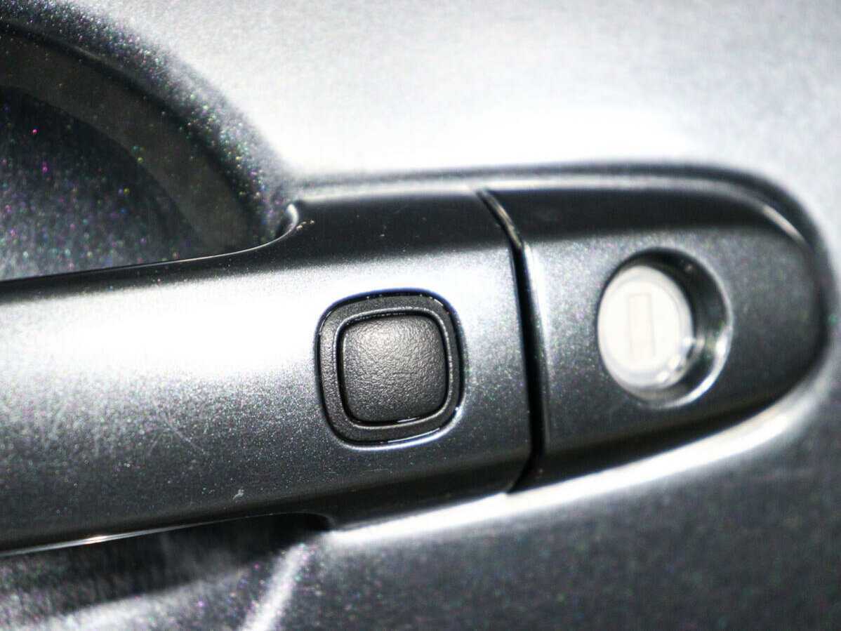Купить Toyota RAV4 с пробегом. Фото: #13