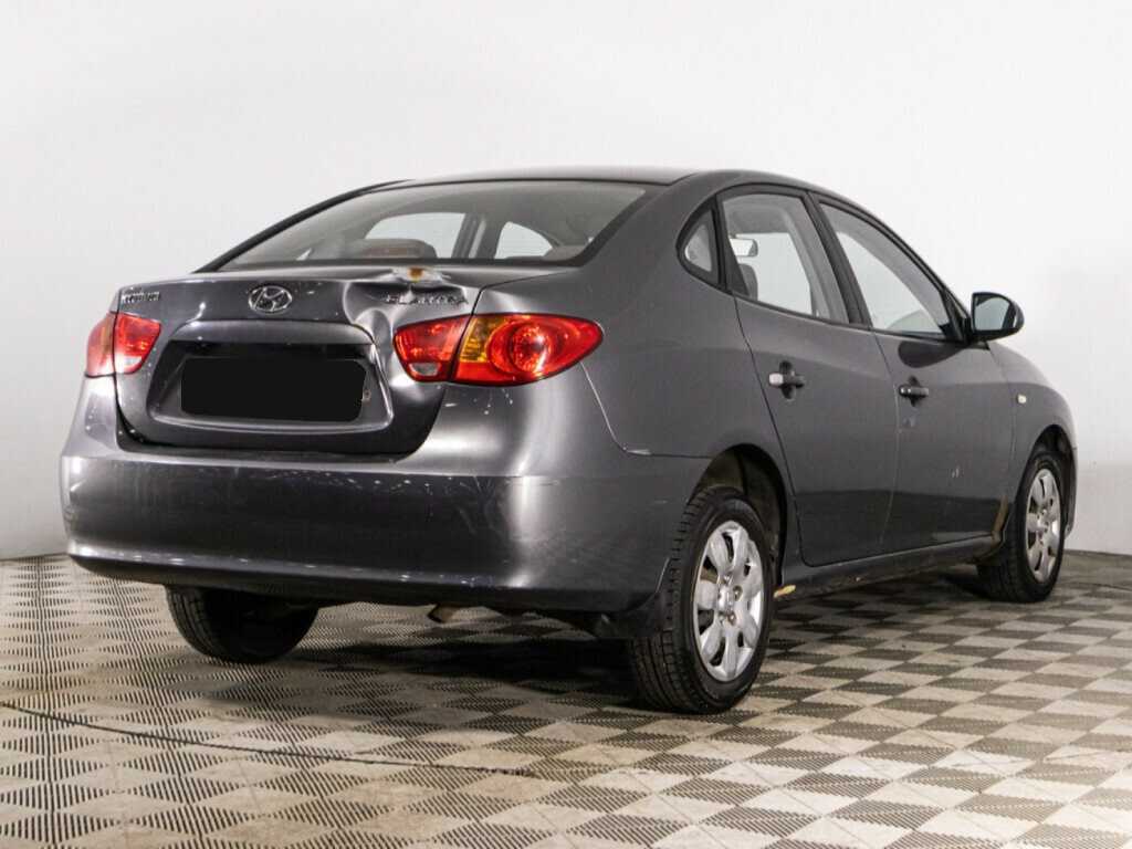Купить Hyundai Elantra с пробегом. Фото: #4
