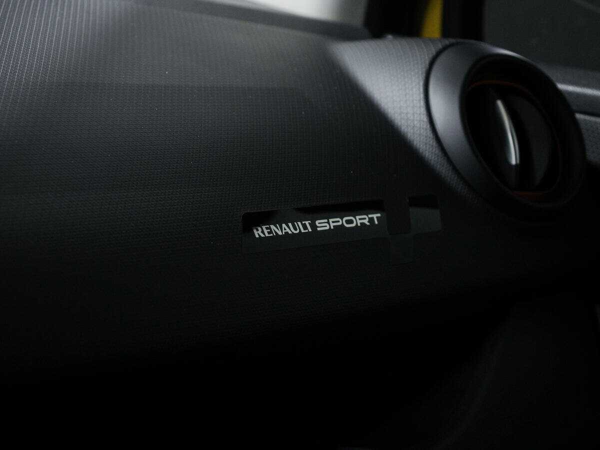 Купить Renault Clio RS с пробегом. Фото: #19