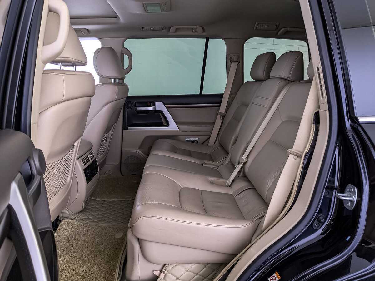 Купить Toyota Land Cruiser с пробегом. Фото: #12