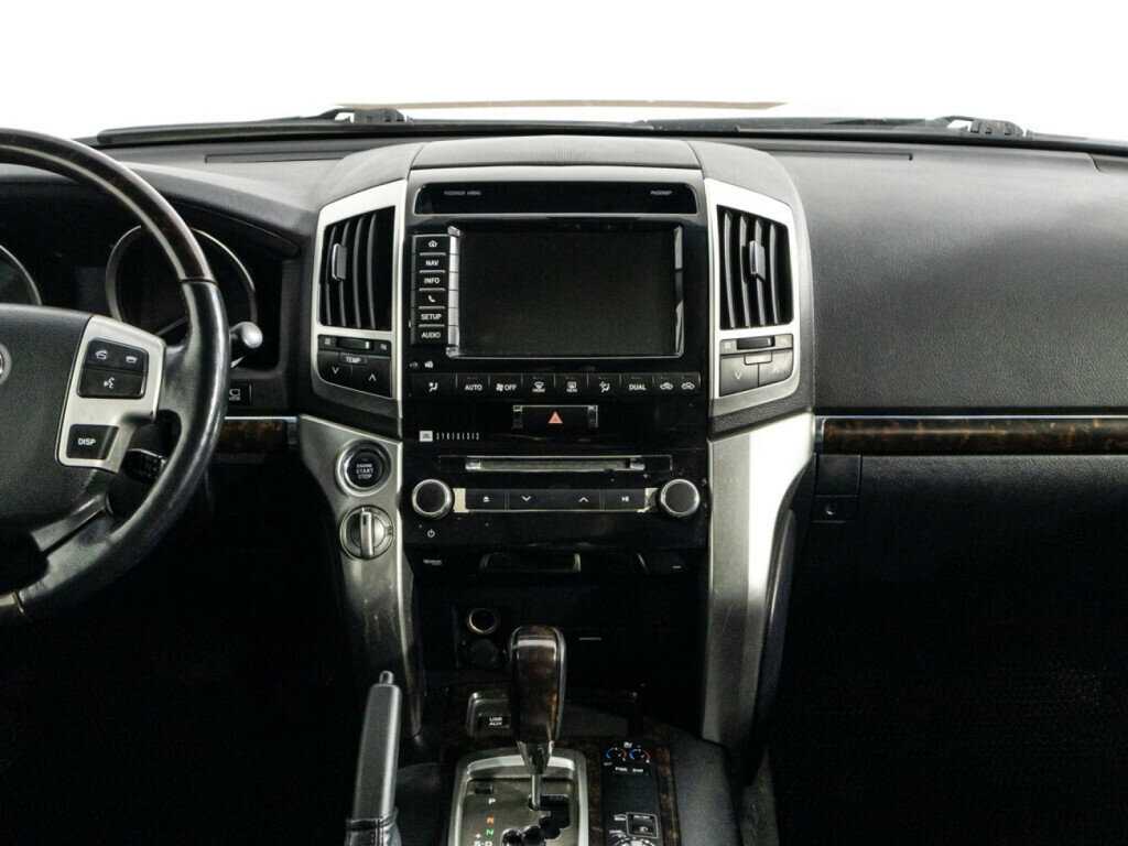Купить Toyota Land Cruiser с пробегом. Фото: #11