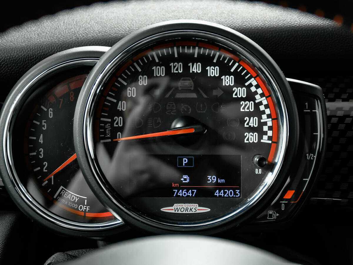 Купить Mini Hatch с пробегом. Фото: #9