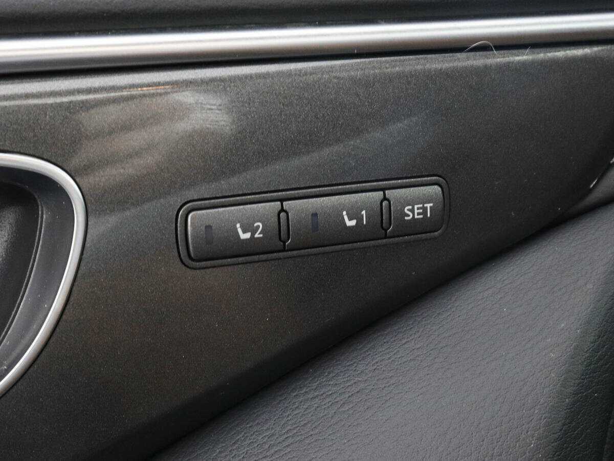 Купить Infiniti Q50 с пробегом. Фото: #13