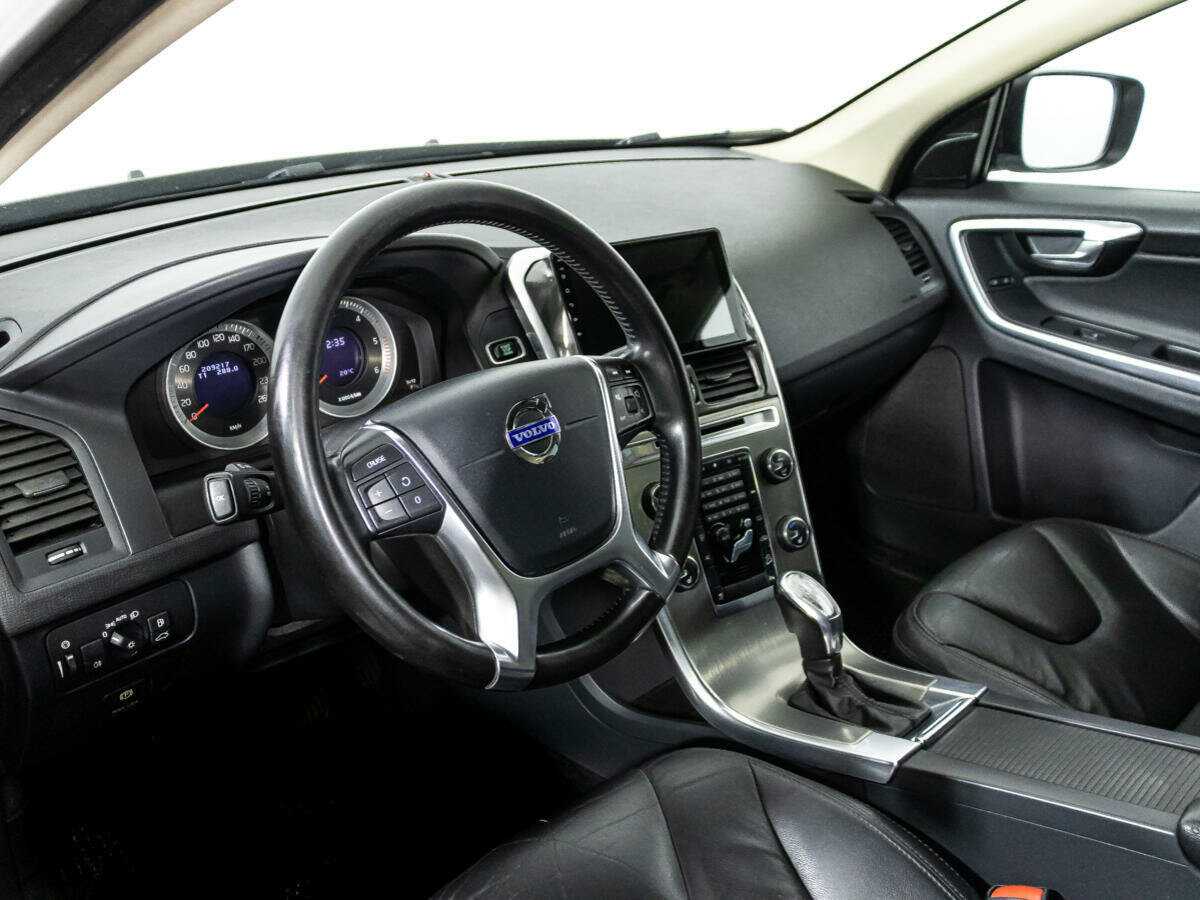 Купить Volvo XC60 с пробегом. Фото: #10