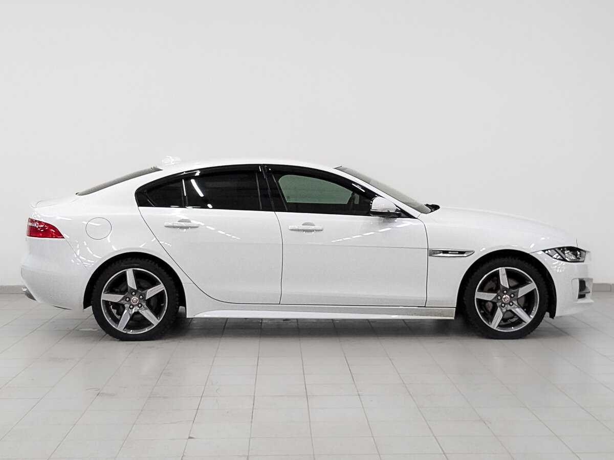 Купить Jaguar XE с пробегом. Фото: #3
