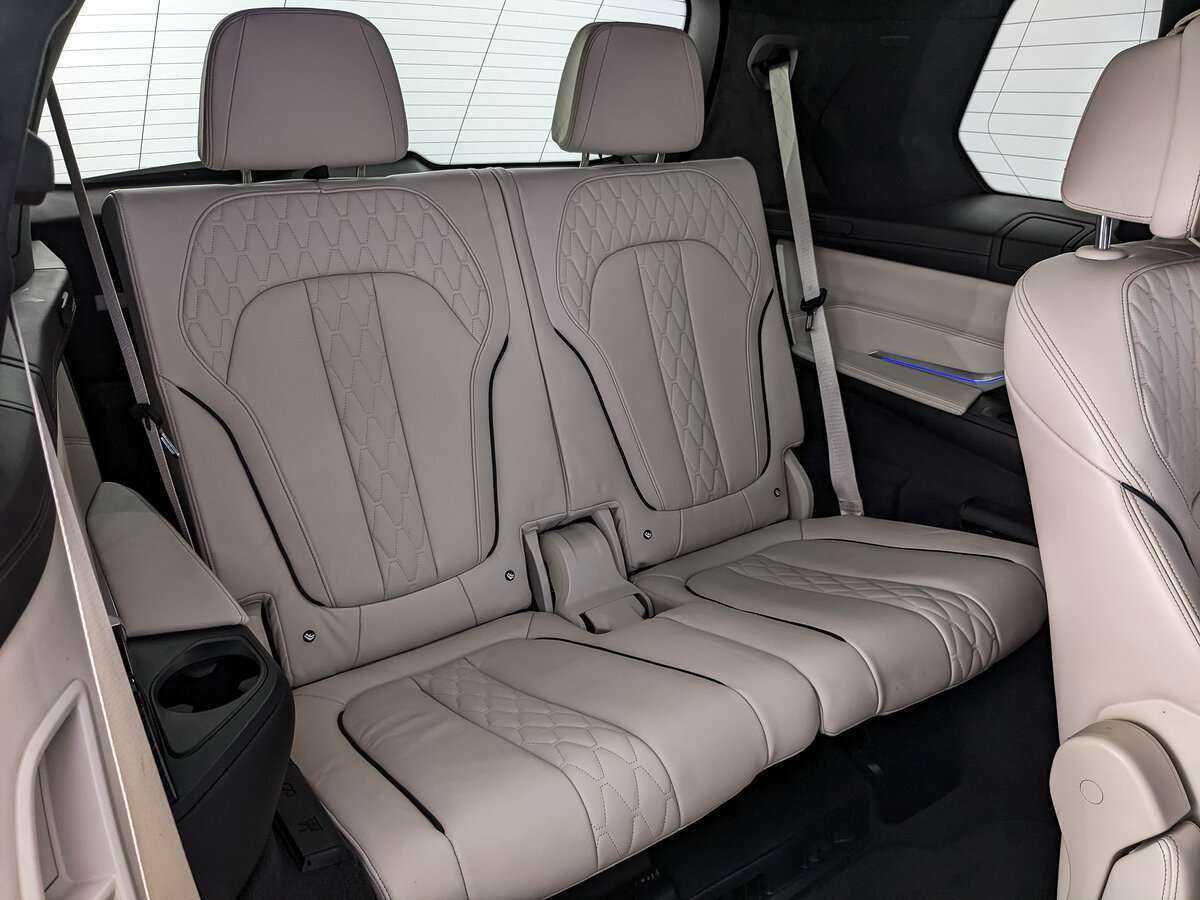 Купить BMW X7 с пробегом. Фото: #20