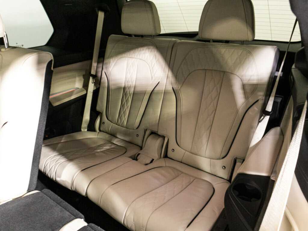 Купить BMW X7 с пробегом. Фото: #18