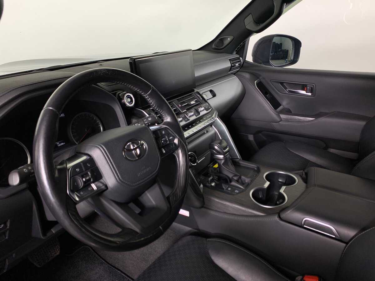 Купить Toyota Land Cruiser с пробегом. Фото: #10