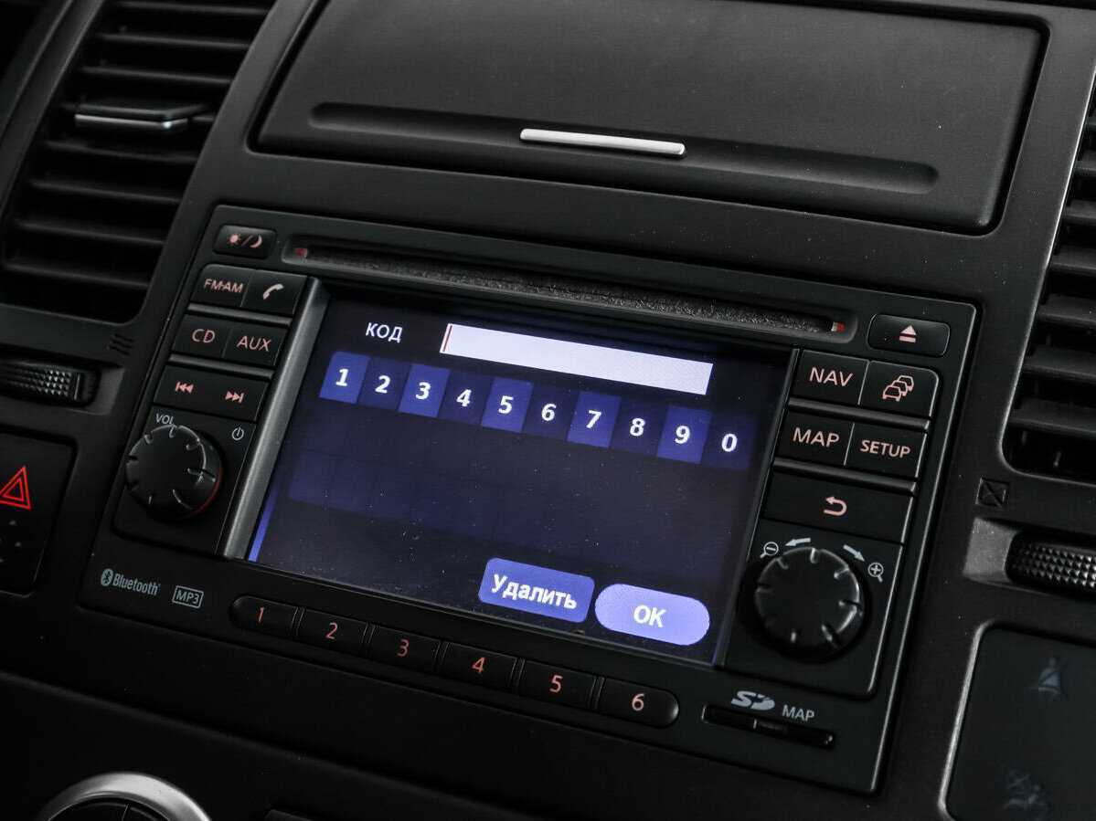 Купить Nissan Tiida с пробегом. Фото: #11
