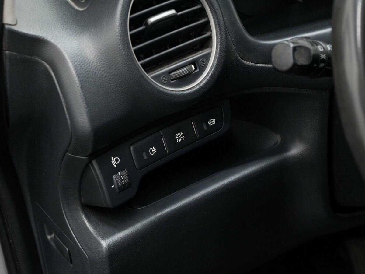 Купить Kia Carens с пробегом. Фото: #13