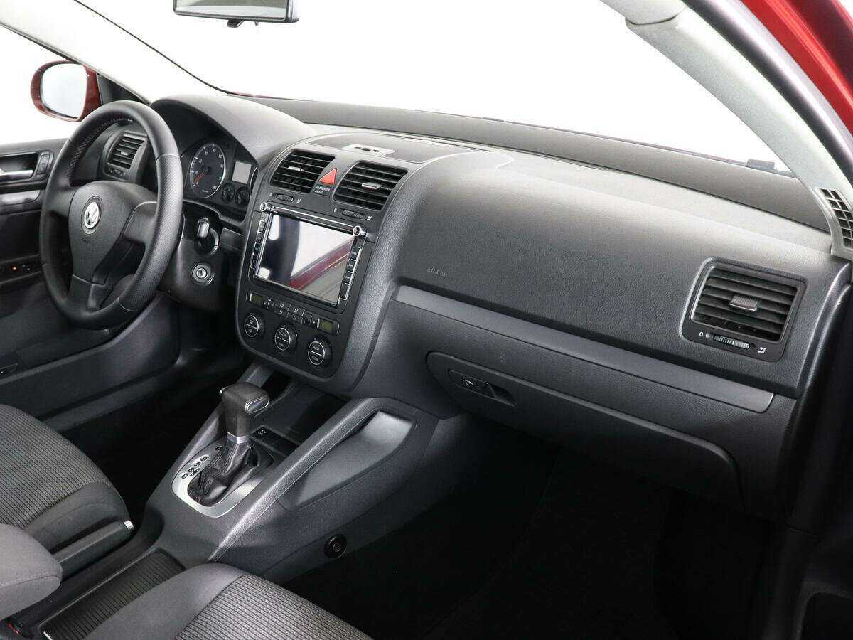 Купить Volkswagen Jetta с пробегом. Фото: #5