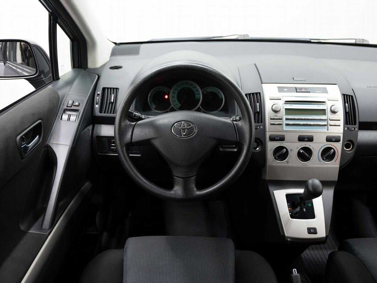Купить Toyota Corolla Verso с пробегом. Фото: #13