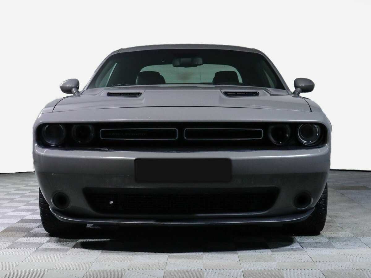 Купить Dodge Challenger с пробегом. Фото: #1