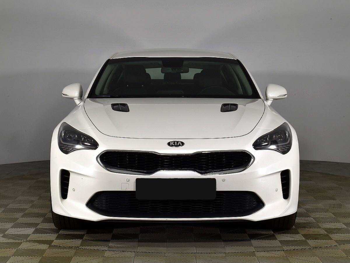 Купить Kia Stinger с пробегом. Фото: #2