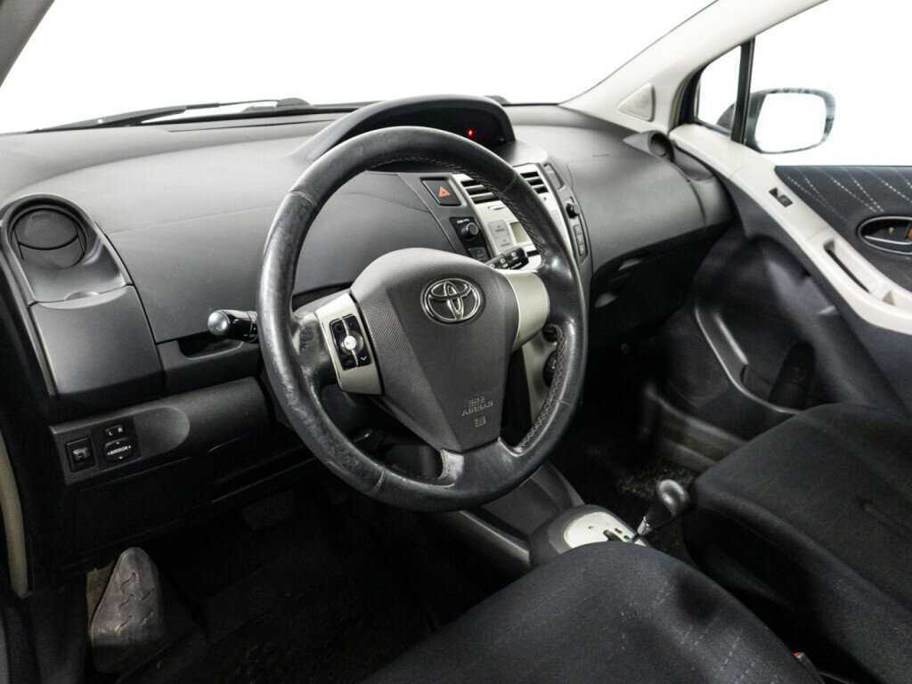 Купить Toyota Yaris с пробегом. Фото: #10