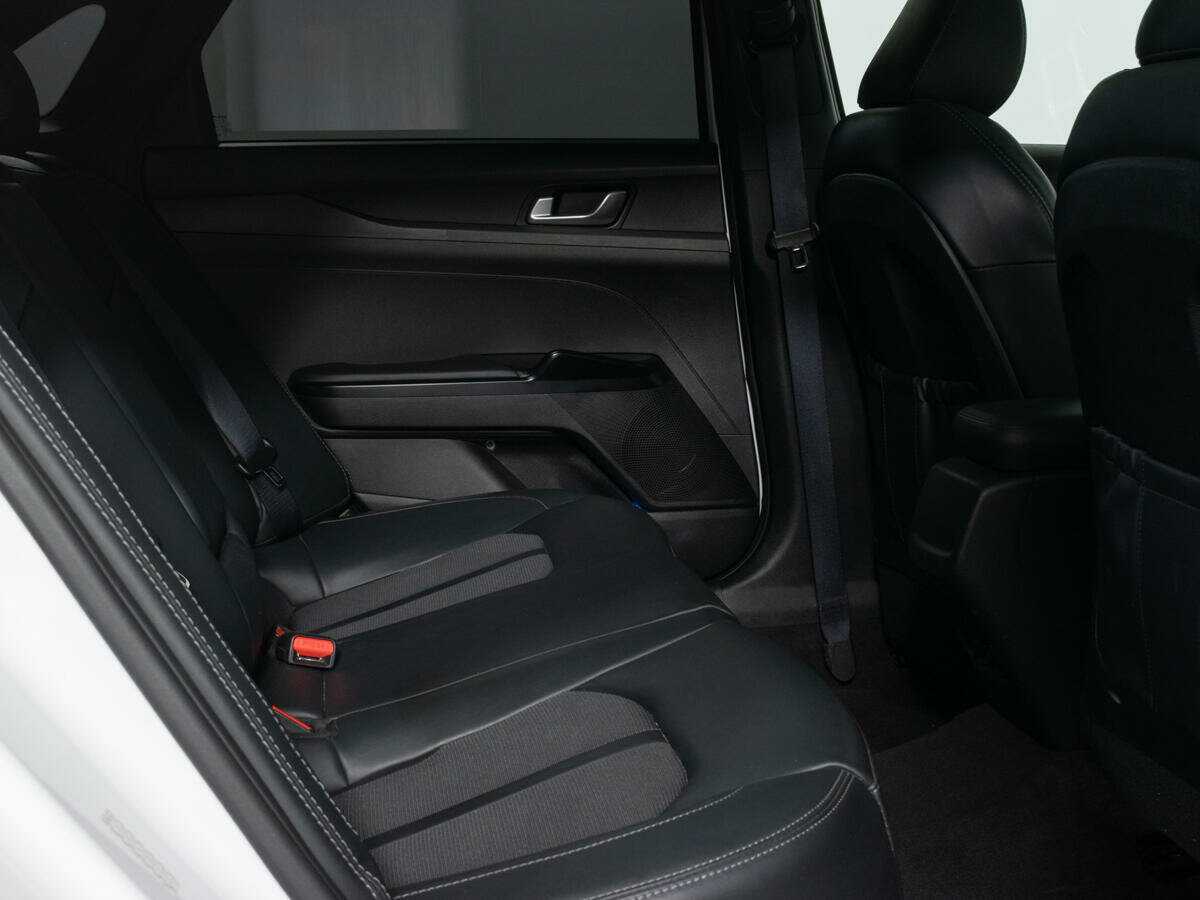 Купить Kia K5 с пробегом. Фото: #13